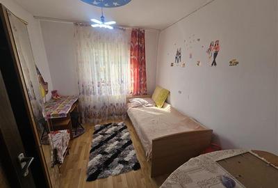 Apartament cu 3 camere decomandat, mobilat în Micro II - 7