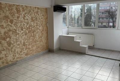 De închiriat: apartament 3 camere - nemobilat - ideal birou - Gorjului - 6