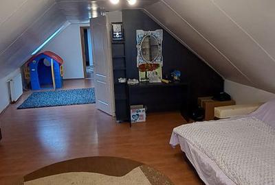 Apartament cu 4 camere decomandat în Contactoare - 11