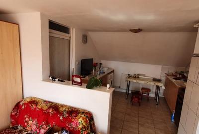Casă cu 5 camere cu Teren 1080 Mp în Blejoi - 4