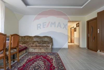 Casă / Vilă cu 6 camere de vânzare în zona Sagului - 3