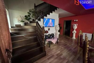 Casă cu 12 camere cu Teren 1560 Mp în Bucovăț (Remetea Mare) - 2