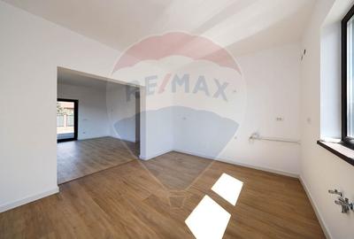 Casa 4 camere-594 mp teren,  construcție noua-Harman - 12