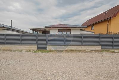 Vilă modernă, cu garaj, panouri și pompă de căldură, Cristian - 9