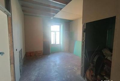Apartament cu 3 camere decomandat în Ultracentral