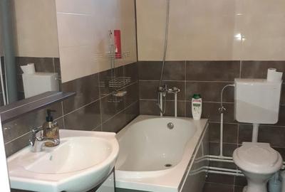 Casă cu 4 camere cu Teren 1000 Mp în Central - 2