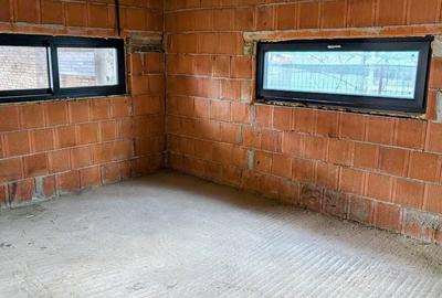 Casă cu 10 camere cu Teren 339 Mp în Decebal - 5