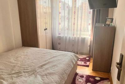 Apartament cu 3 camere decomandat în Tudor