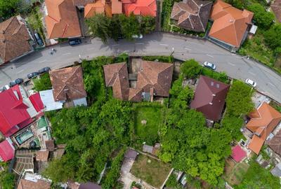 Casă cu 4 camere în Central - 2