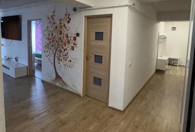 Apartament cu 3 camere decomandat în Central - 2