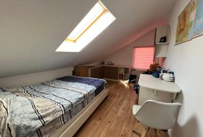 De inchiriat - Ap. 4 camere cu curte comuna, Floresti, 90 mp. - 9