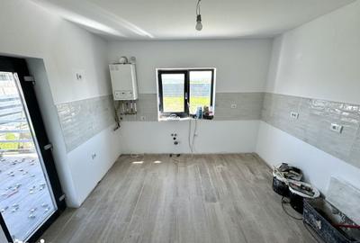 Casă cu 3 camere cu Teren 500 Mp în Ciurea - 6