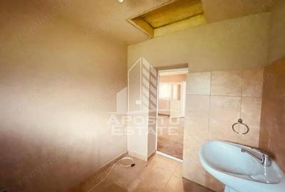 Casă cu 2 camere cu Teren 2000 Mp în Laz - 4