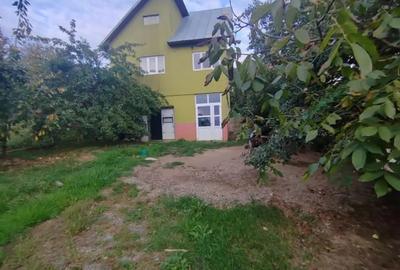 Casă cu 2 camere cu Canalizare în Central - 1