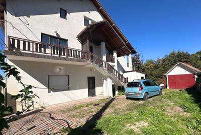 Vânzare casă Individuală 12 Camere la 5 minute de Castelul Bran Vânzare casă Individuală 12 Camere la 5 minute de Castelul Bran - 1