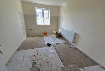 Casă individuală cu 3 camere cu Canalizare în Unirii - 11