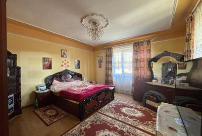 Casă cu 3 camere cu Garaj în Central - 11