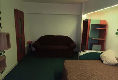 Garsonieră decomandată în Central - 7