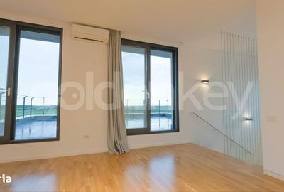 Casă cu 6 camere cu Garaj în Central - 4