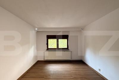 Apartament 3 camere decomandat, et. 1, 72 mp, zona 1 Mai - 15