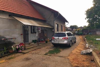 Teren Mare cu 2 case in Biharia. - 2