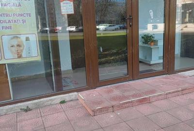 Spațiu comercial, de 20 mp, în Central - 4