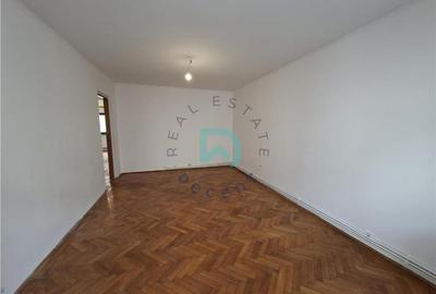 Apartament cu 3 camere decomandat în Astra - 9