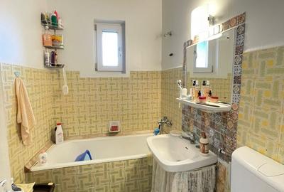 Apartament cu 3 camere decomandat în Podu Roș - 7