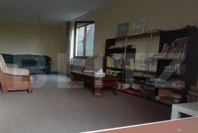 Casă cu 5 camere cu Teren 667 Mp în Central - 1