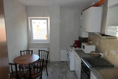Apartament cu 3 camere decomandat în Central - 1