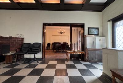 Casă individuală cu 7 camere cu Canalizare în Capitale - 9