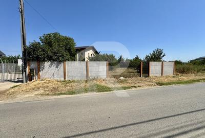 DOMNESTI , TEREN 698 MP, DESCHIDERE 17,19 MP, IMPREJMUIT CU GARD - 1