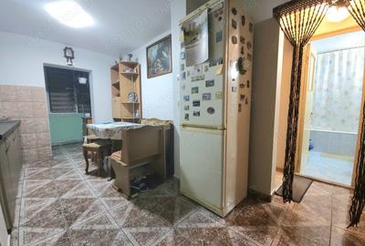 Proprietar vand apartament 2 camere decomandat zona CETATE STADION - 2