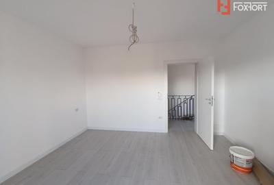 Duplex cu 4 camere cu Canalizare în Chișoda - 8