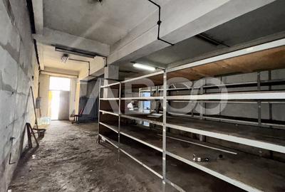 Spatiu pentru depozitare magazinare de inchiriat cu birou 102mpu Sibiu