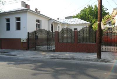 Casă cu 4 camere semidecomandat cu Teren 150 Mp în Central - 5