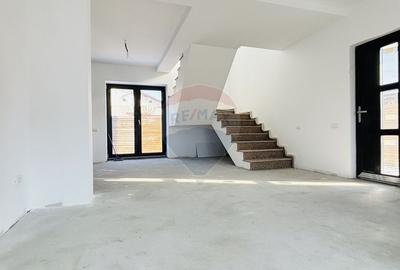 Vilă cu 4 camere de vânzare - 2