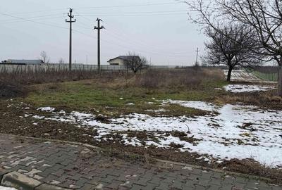 Teren de 2350 mp, în Milcov - 2