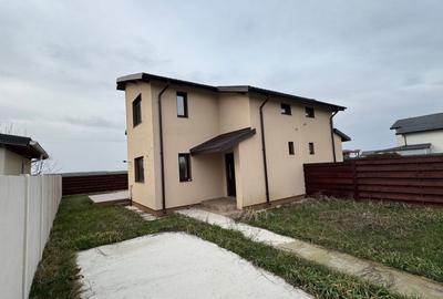 Casă individuală cu 3 camere cu Canalizare în Est - 3