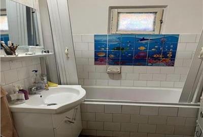 Apartament cu 4 camere, decomandat - zona Racadau - 11