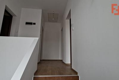 Casă individuală cu 4 camere cu Garaj în Sânmihaiu Român - 5