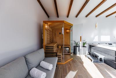 Casă individuală cu 7 camere cu Canalizare în Girocului - 56