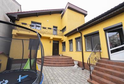 Casa cu personalitate Strada Spania - 1