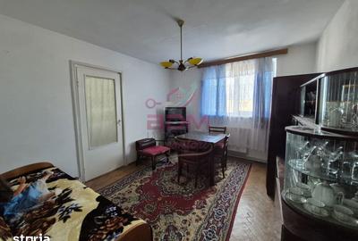 Apartament cu 3 camere semidecomandat în Micro 1 - 3