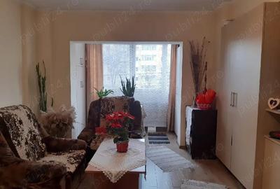 Ofer pentru inchiriere garsoniera in Ploiesti, zona 9 Mai, str Mara?e?ti - 7