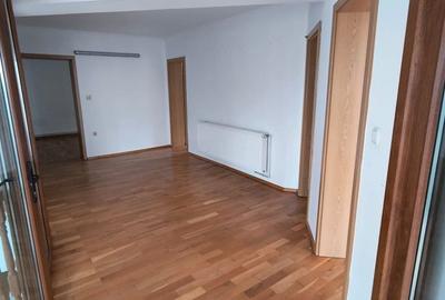 Casă cu 4 camere cu Canalizare în Central - 13