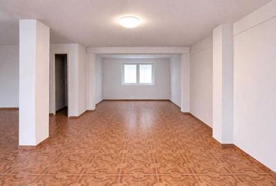 Apartament cu 3 camere semidecomandat în Central - 2