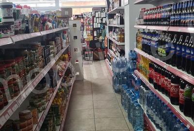 Spațiu comercial, de 540 mp, în Central - 4