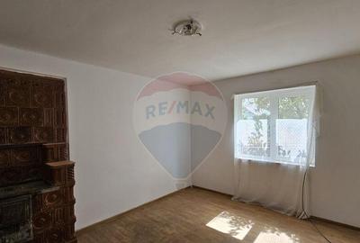 Casa cu 3 camere, teren intravilan de 1300mp in Ipote?... - 34