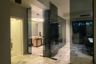 Spatiu de birouri, ulracentral, complet  mobilat!!! - 1